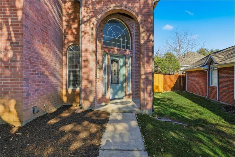 2313 Suntree Ln - Photo 2 of 33