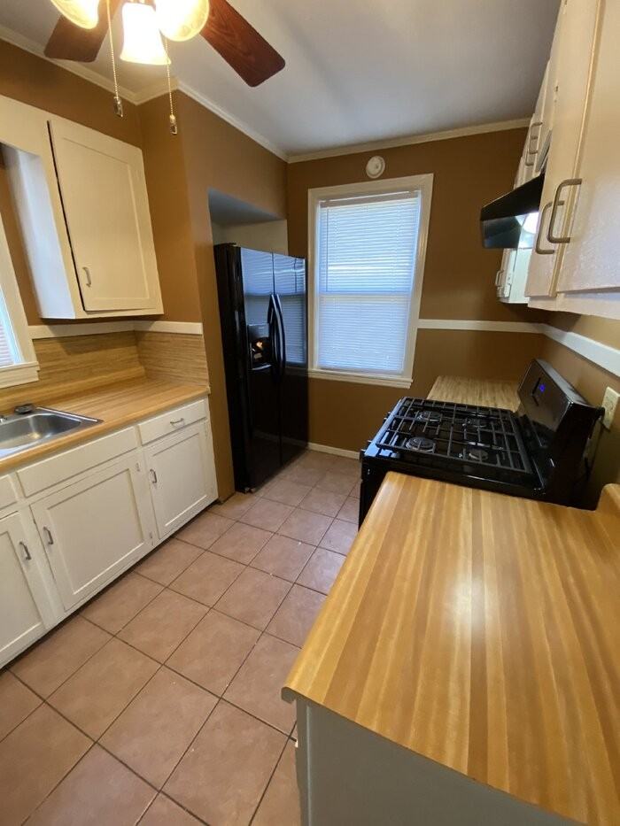 6709 Rockwood Rd - Photo 2 of 12