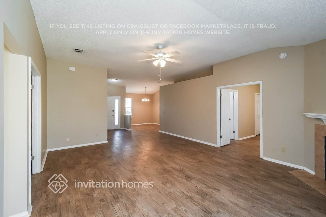 8005 Weather Vane Dr - Photo 4 of 17