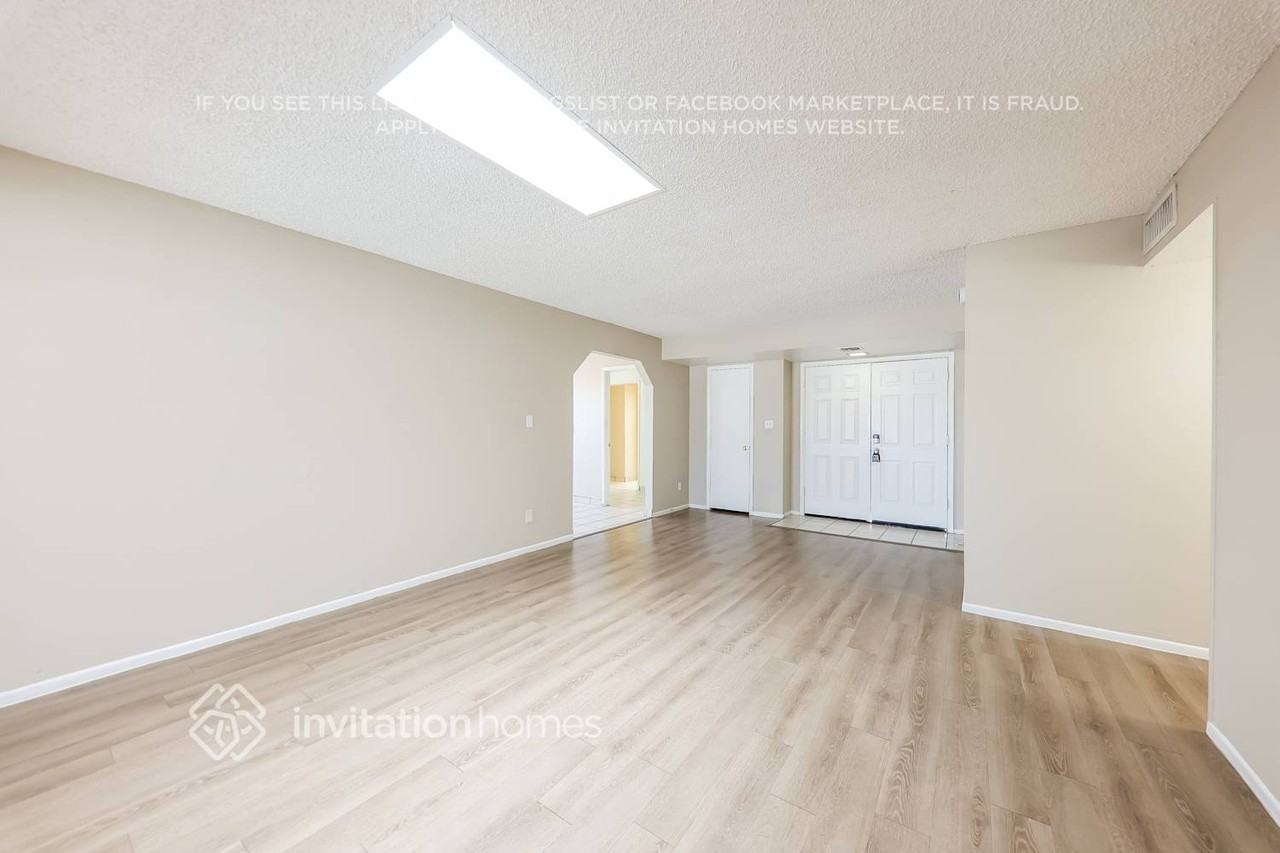 5256 W Cholla St - Photo 4 of 17