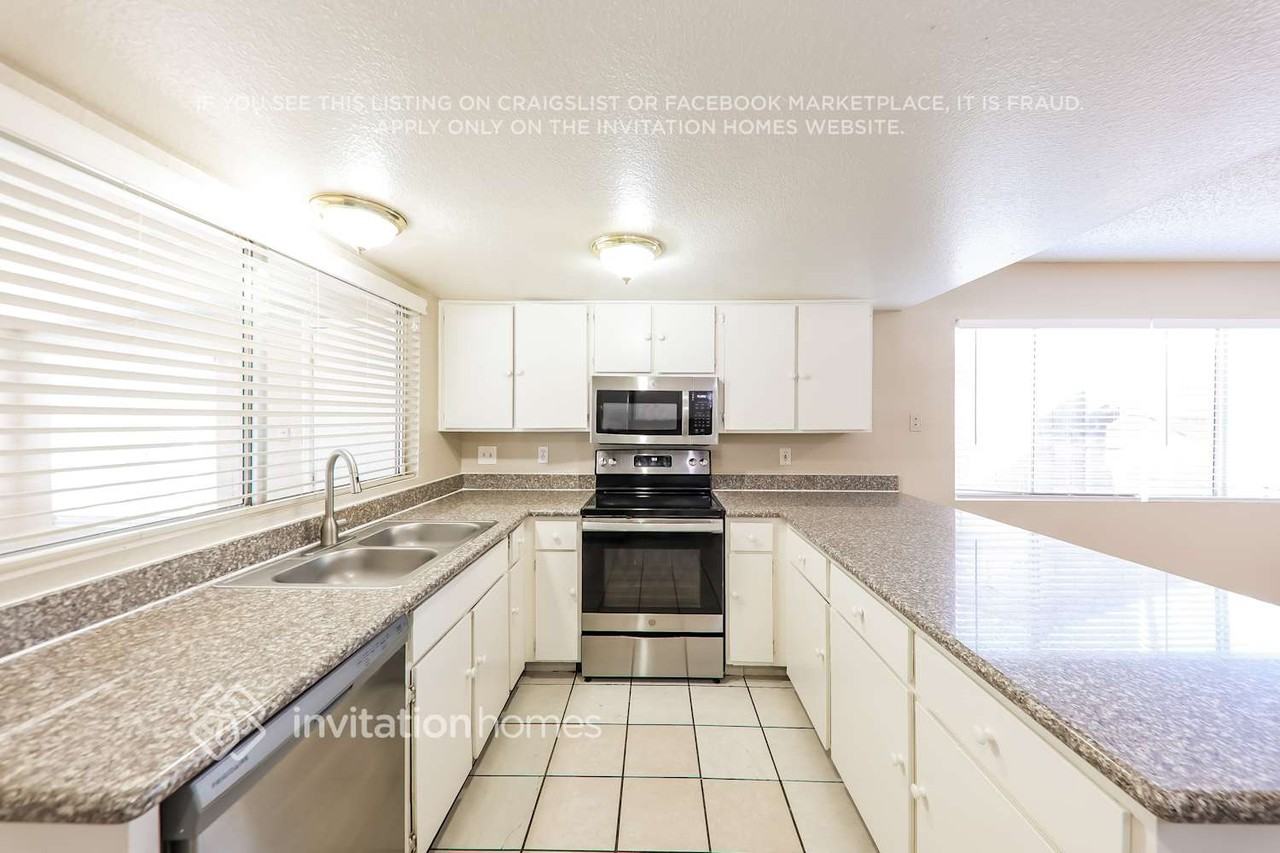 5256 W Cholla St - Photo 7 of 17