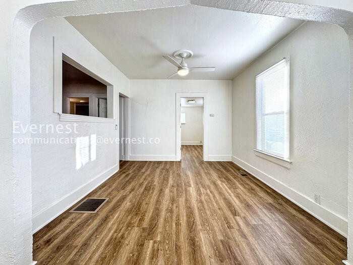 4902 Meade St - Photo 6 of 19