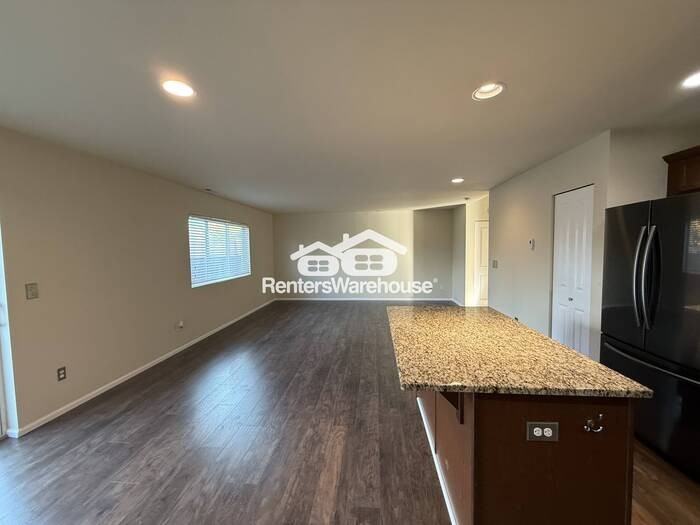 2411 193rd St E - Photo 4 of 22