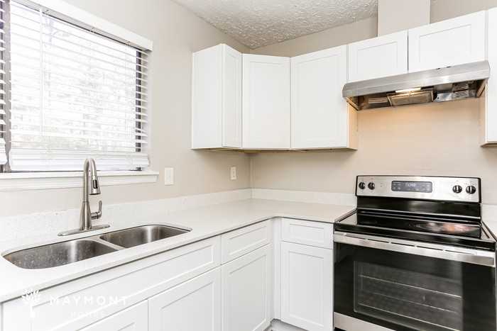 1483 Flat Rock Rd - Photo 7 of 12