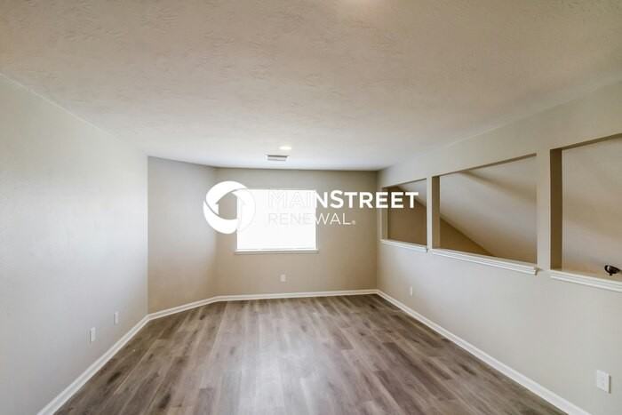 2910 Fawn Ct - Photo 3 of 17