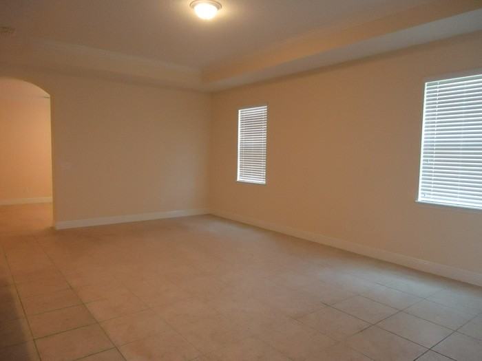 8128 Jailene Dr - Photo 3 of 28