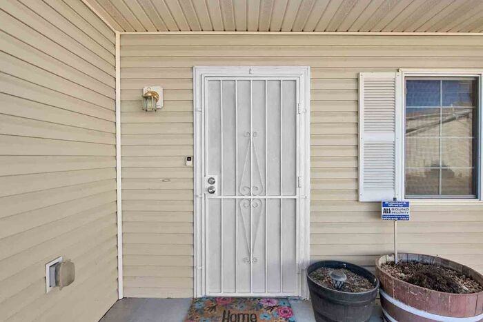 1769 Christopher Way - Photo 5 of 24