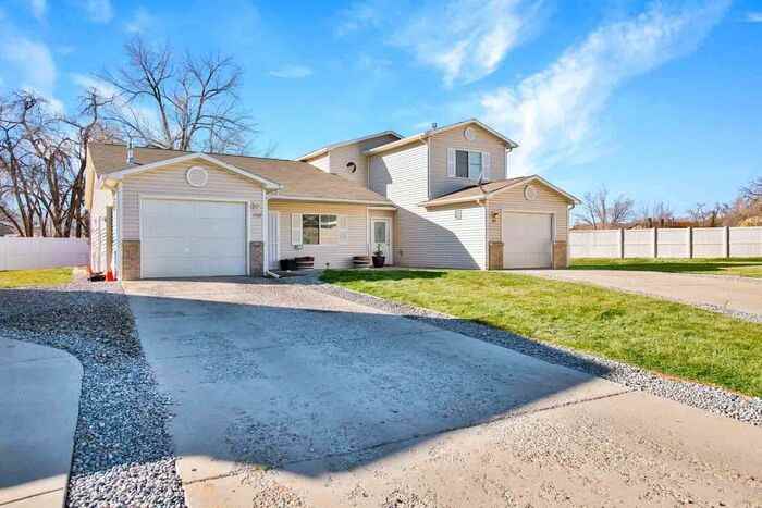 1769 Christopher Way - Photo 6 of 24