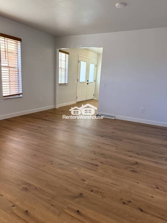 6824 S Willow St - Photo 2 of 42