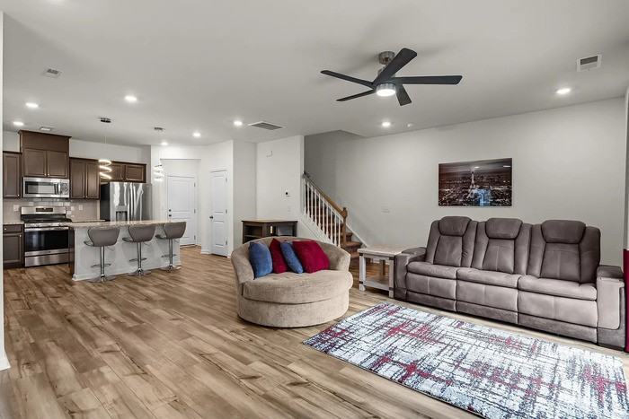 7061 Bentz St - Photo 5 of 27