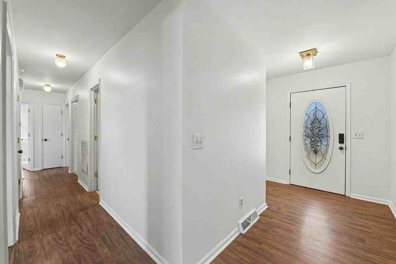 108 Laurels Curv - Photo 5 of 11