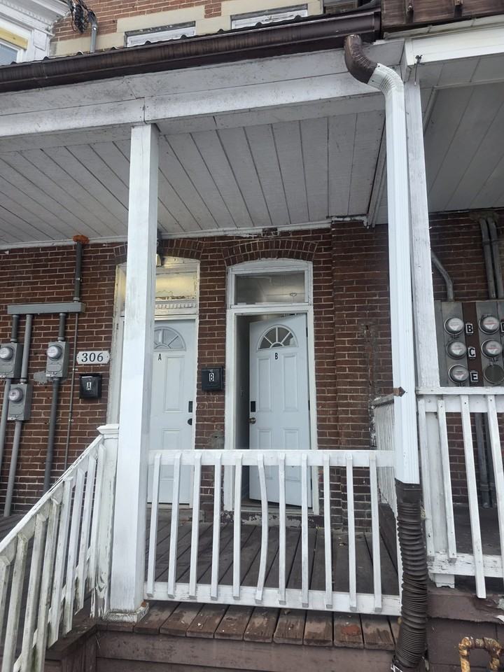 306 N 6th St #B - Photo 2 of 27