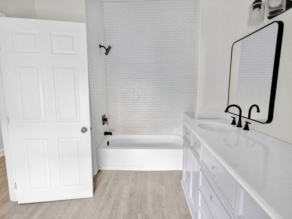 1214 E Eager St #1214 - Photo 3 of 28