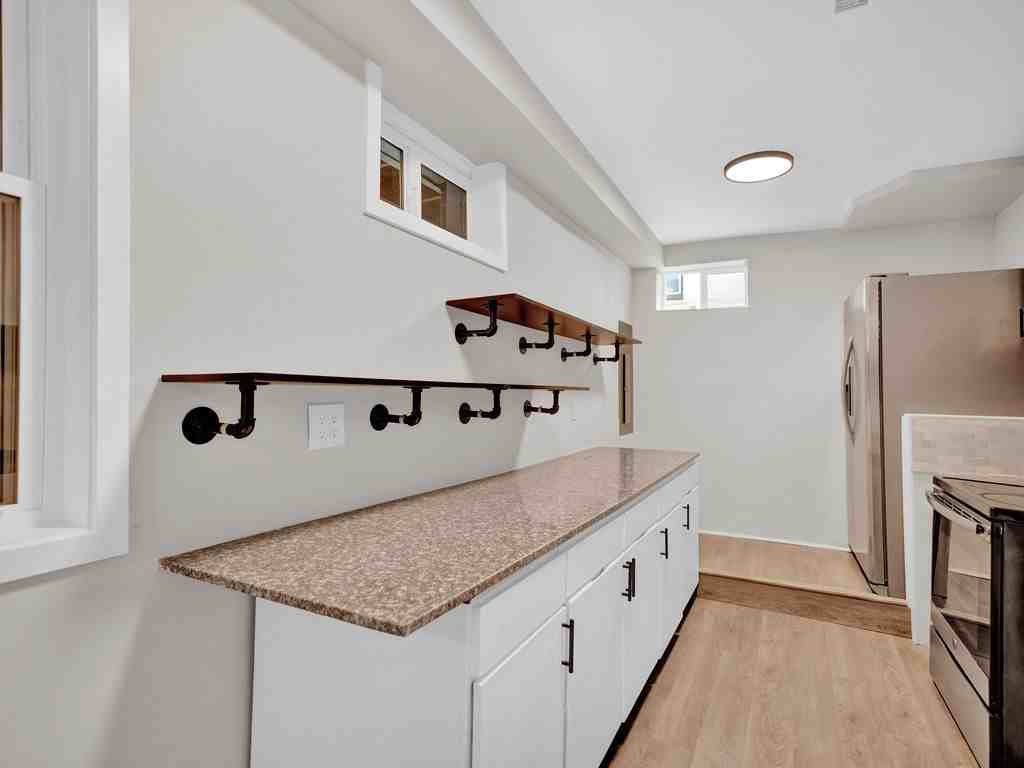 1214 E Eager St #1214 - Photo 7 of 28