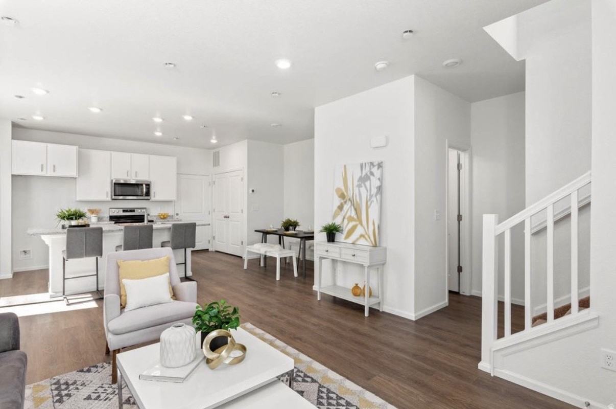 182 E Arcade Dr #182 - Photo 2 of 6