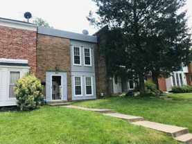 320 Roanoke Dr Se - Photo 1 of 1