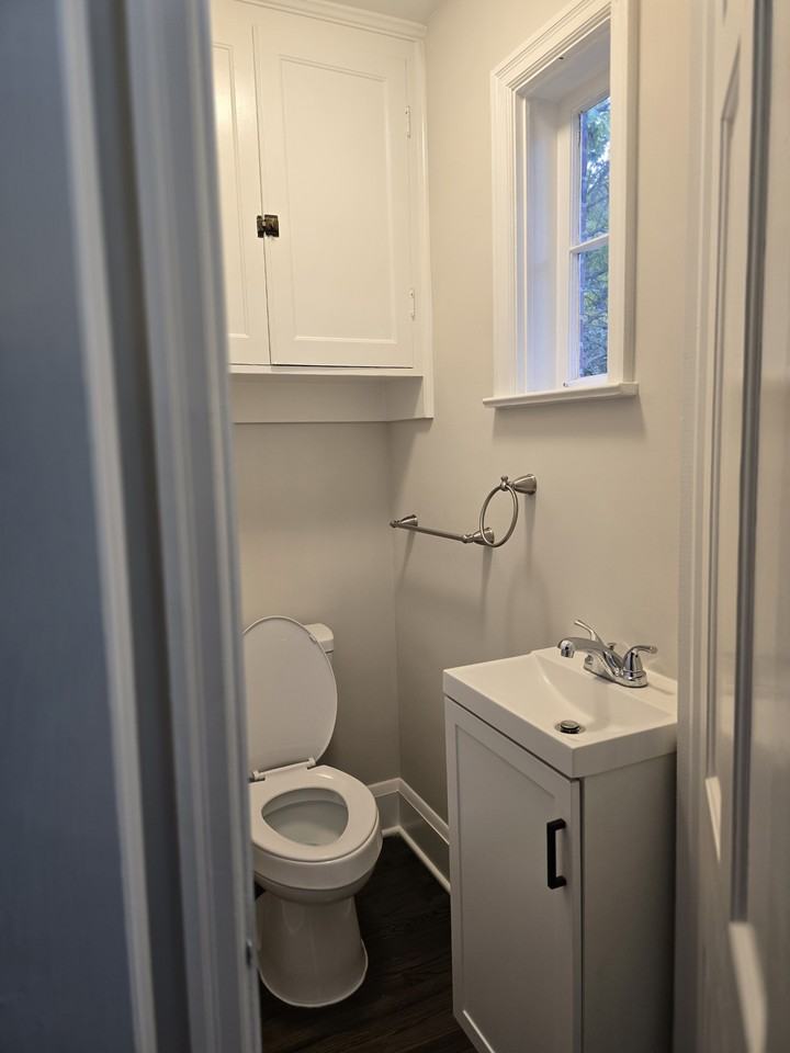 308 Eastway Ct #NA - Photo 5 of 14