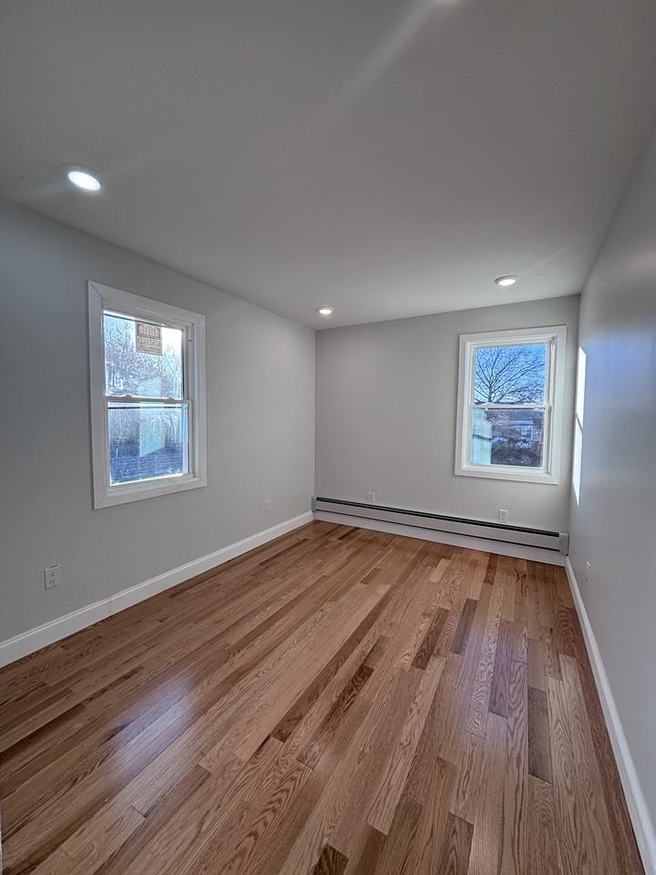 550 E 25th St #2 - Photo 6 of 9