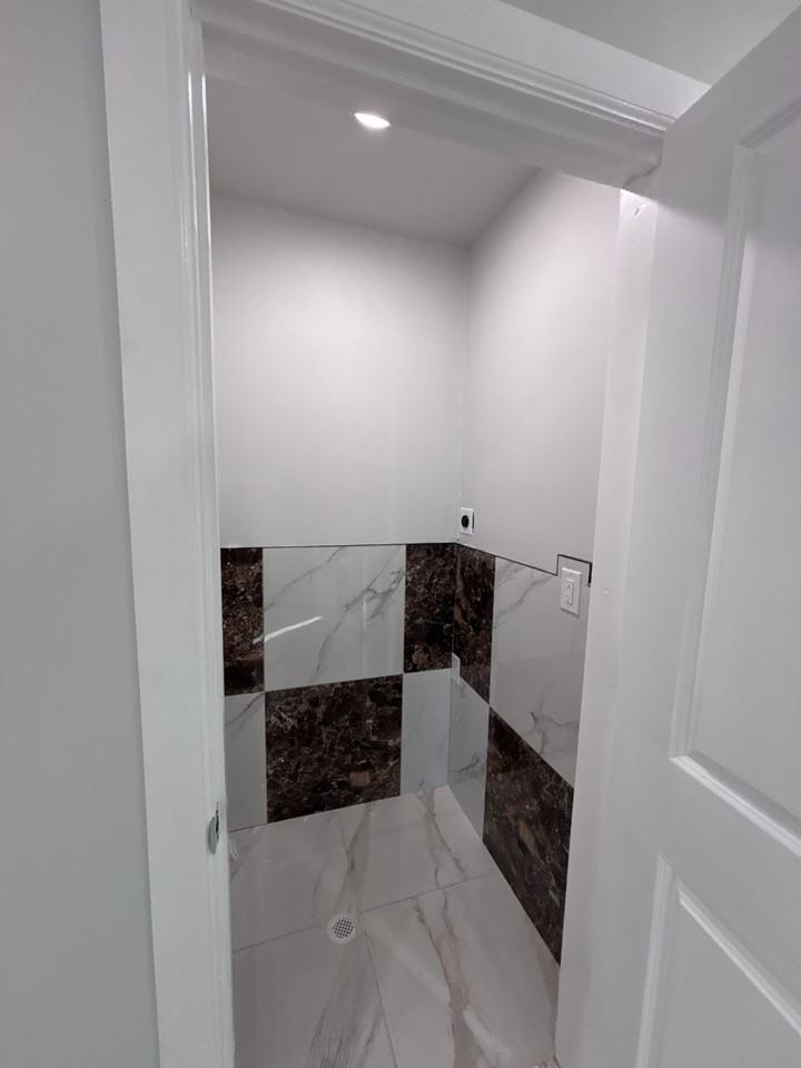 550 E 25th St #2 - Photo 7 of 9