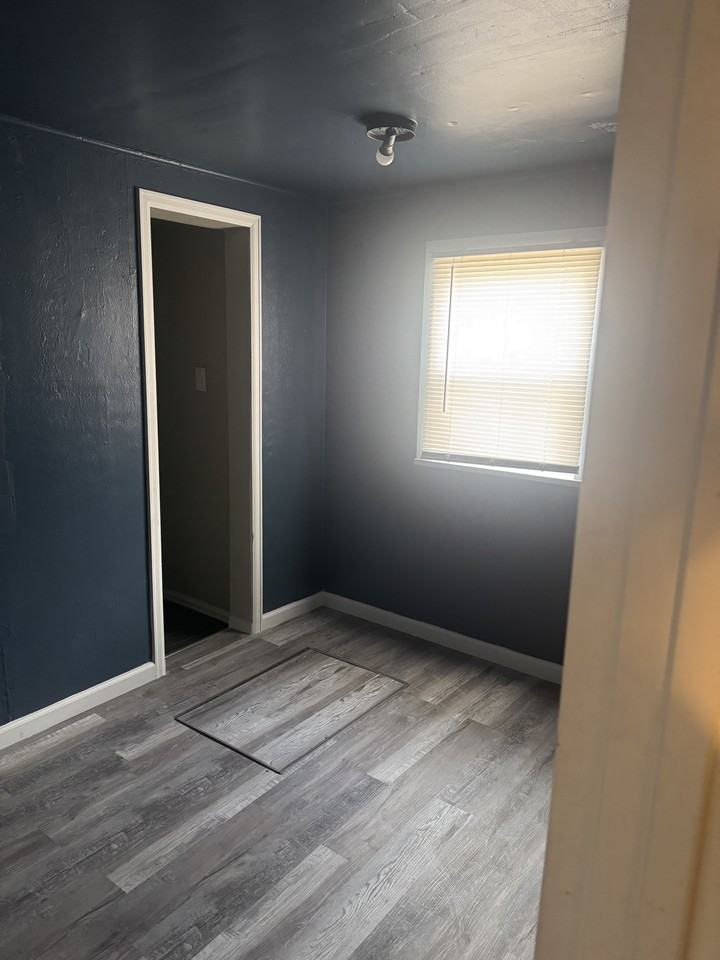 221 11th St #NA - Photo 4 of 11