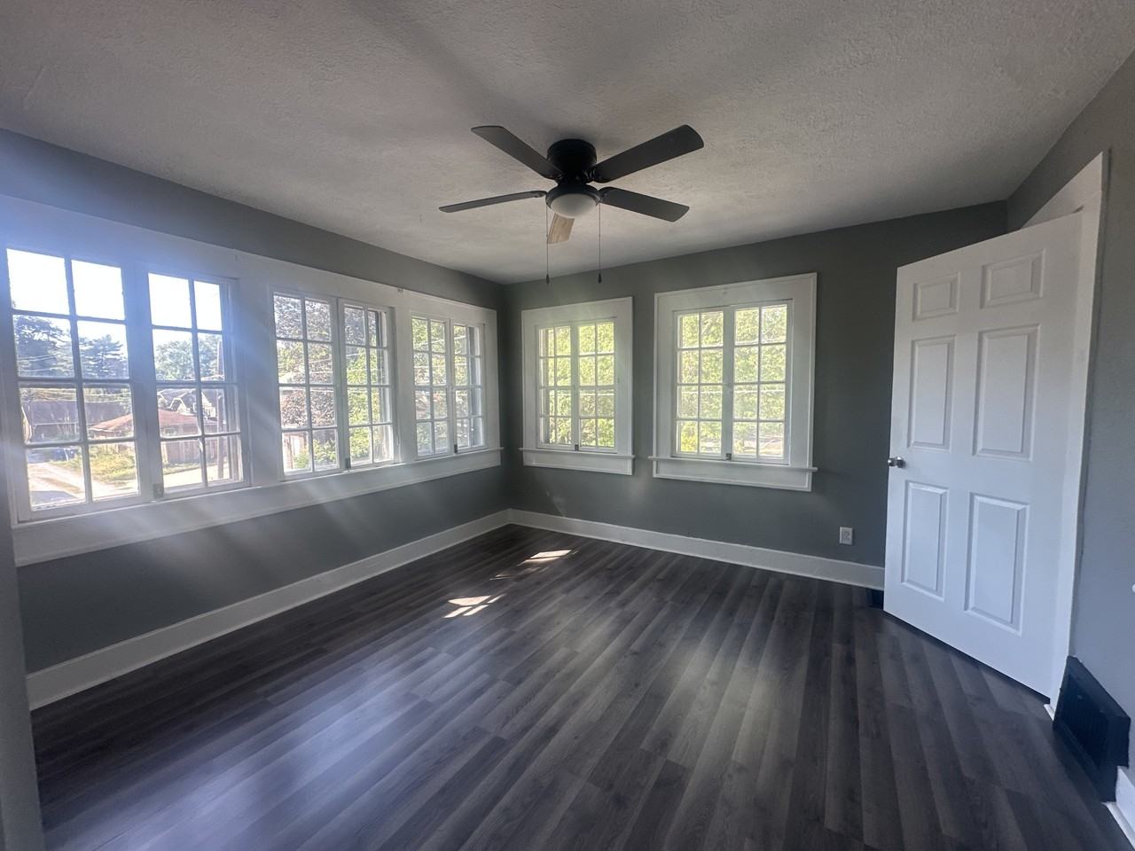 2266 1/2 Warren St #2UPPER - Photo 2 of 10