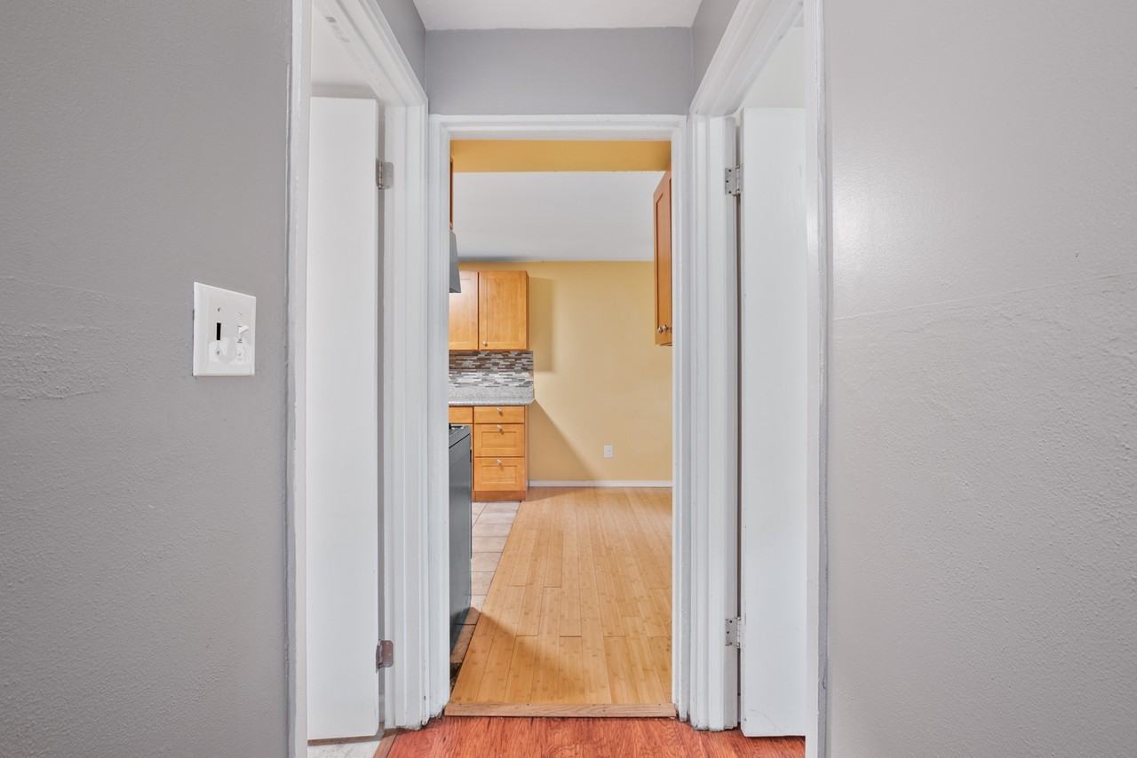 5937 23rd Ave S Lowr - Photo 5 of 16