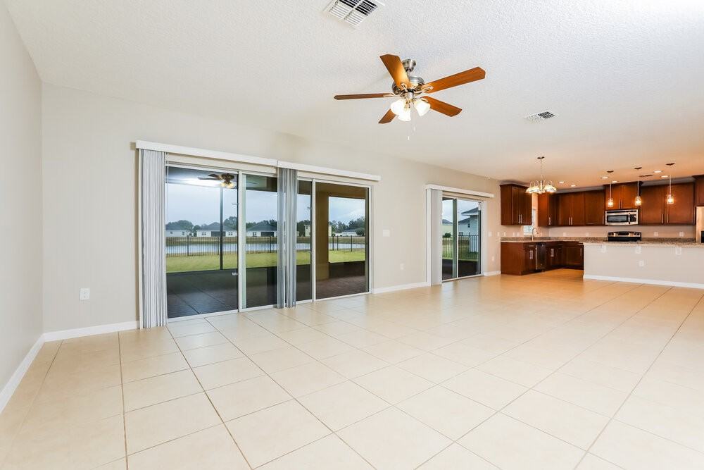 3809 Gulf Shore Cir - Photo 4 of 17