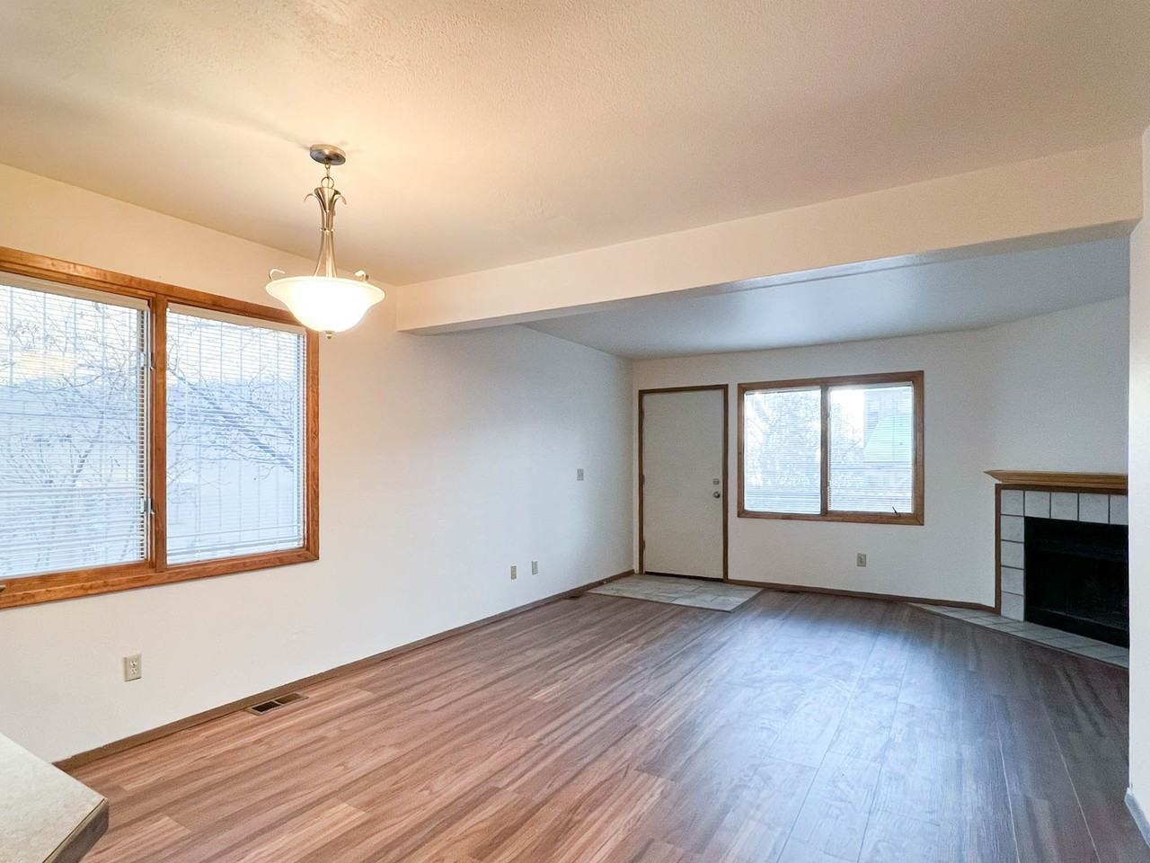 433 Dailey Ave #1 - Photo 3 of 16