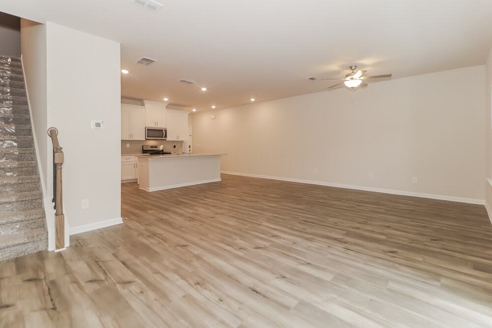 1565 Villageside Ct - Photo 5 of 17