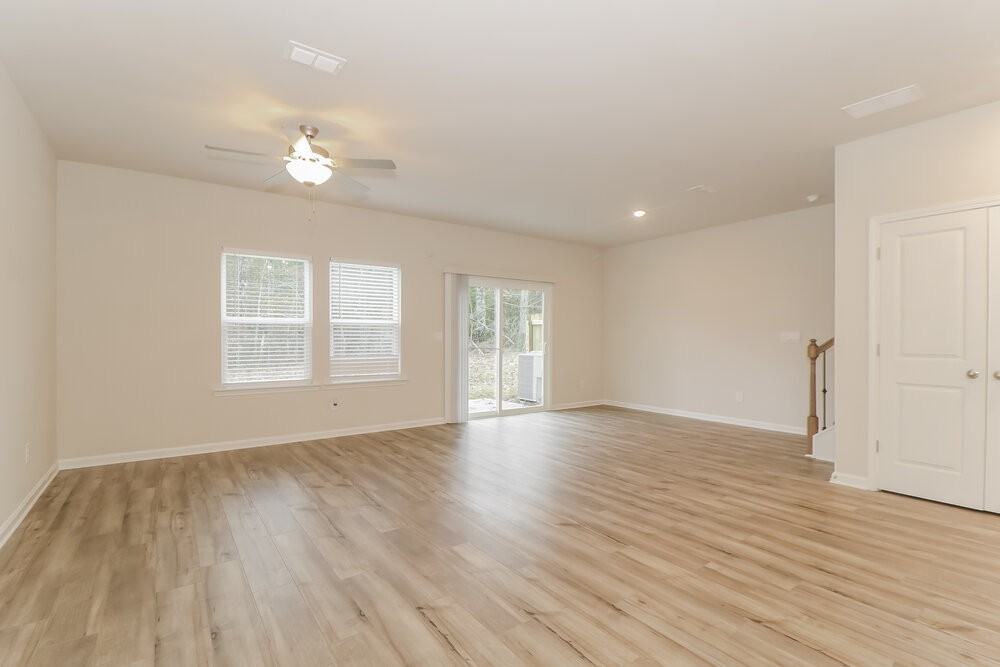 1565 Villageside Ct - Photo 6 of 17