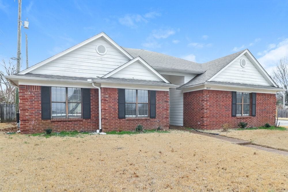 8607 Sunnyvale St N - Photo 3 of 16