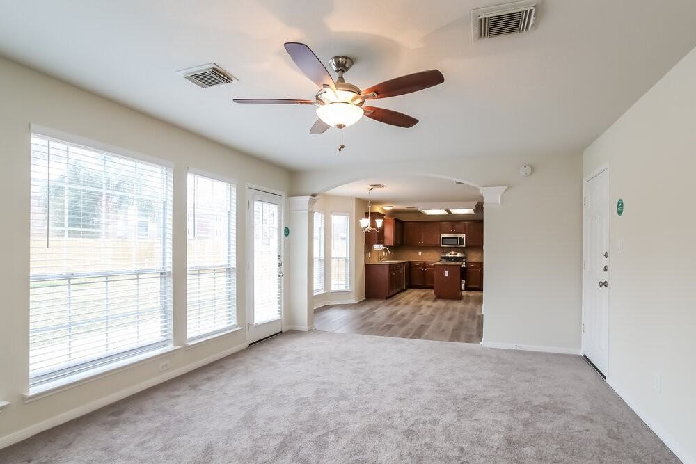 519 Holly Crest Dr - Photo 5 of 17