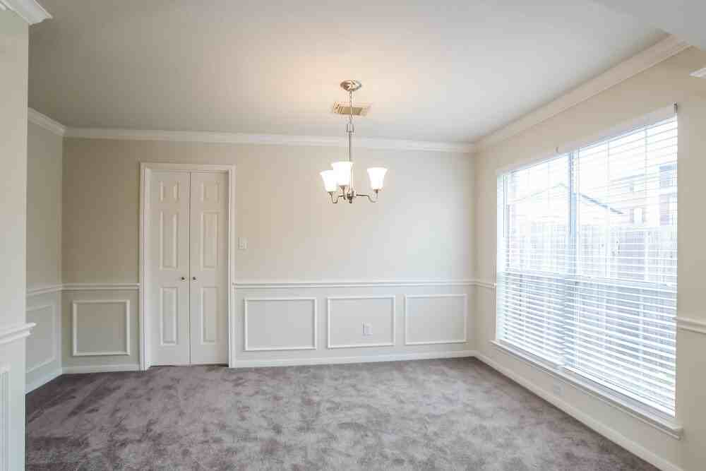 519 Holly Crest Dr - Photo 6 of 17