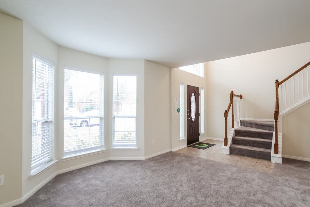 519 Holly Crest Dr - Photo 7 of 17