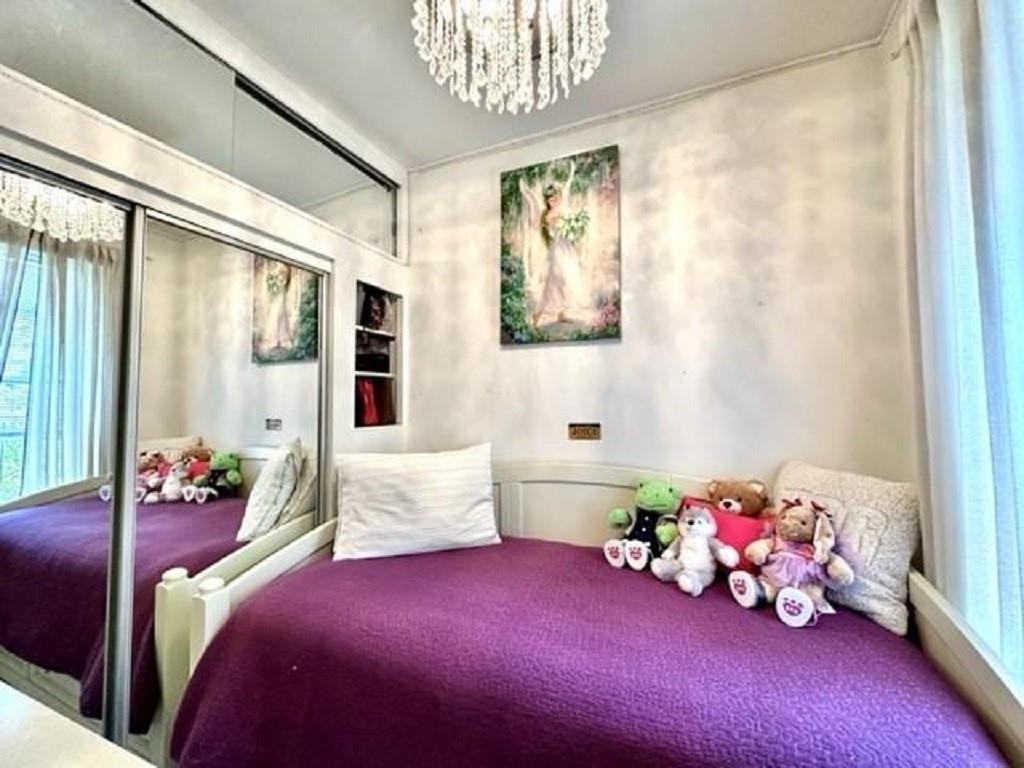 599 Carroll St #3 - Photo 7 of 12