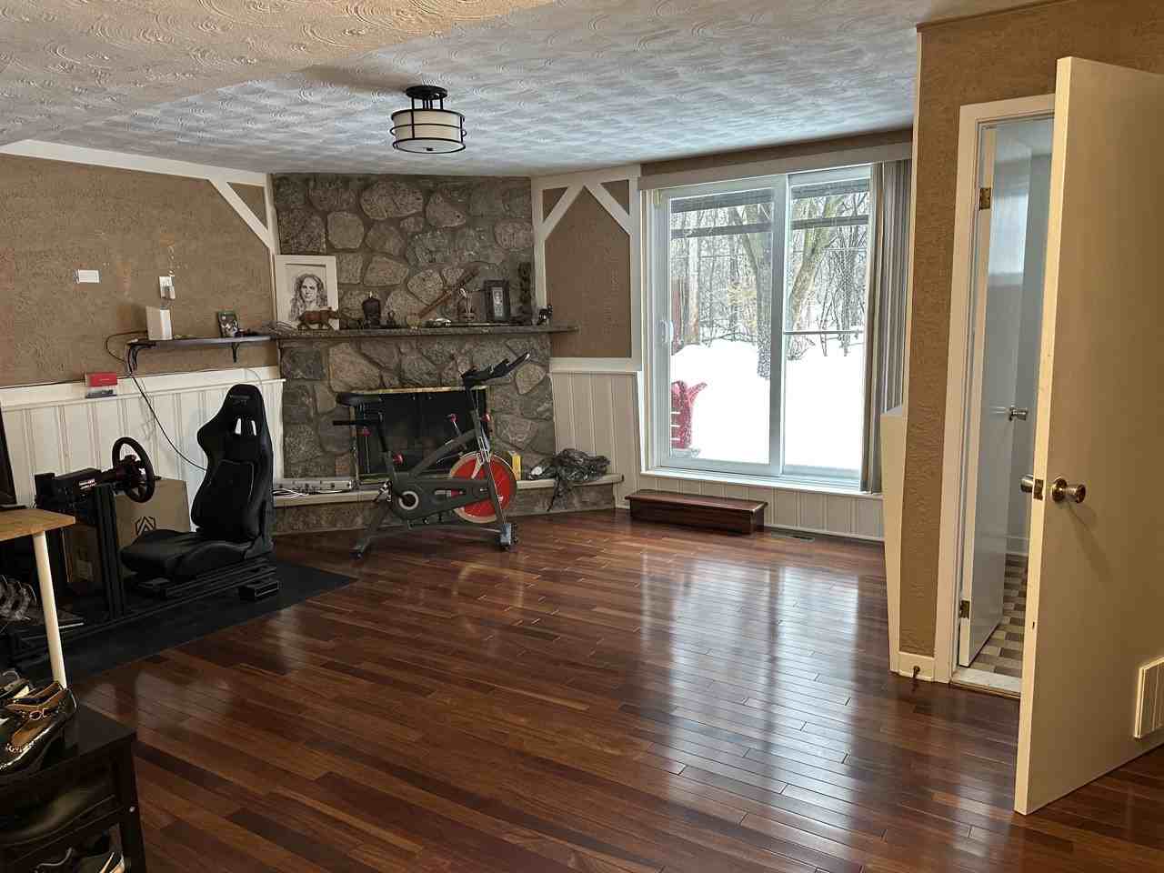 147 Avenue Windmill - Photo 2 of 21