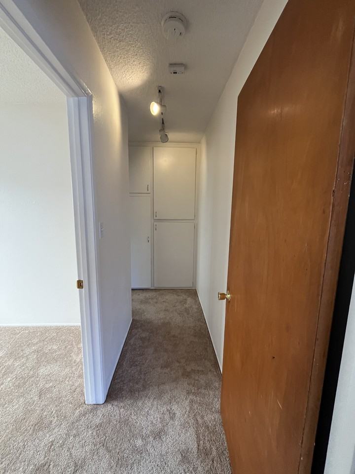 137 Simi Ave #B - Photo 4 of 14