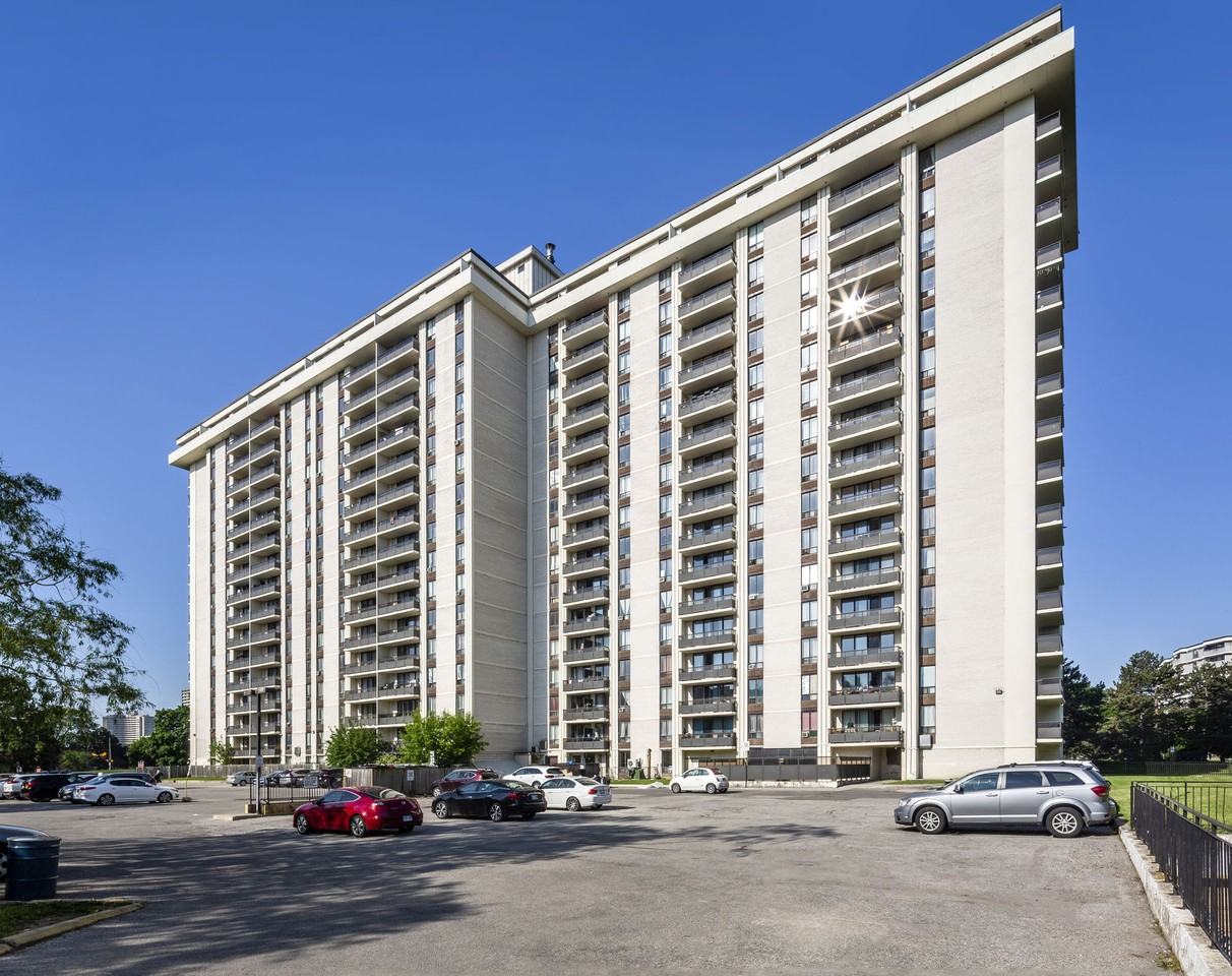 35 David Salomon Drive - Photo 2 of 50