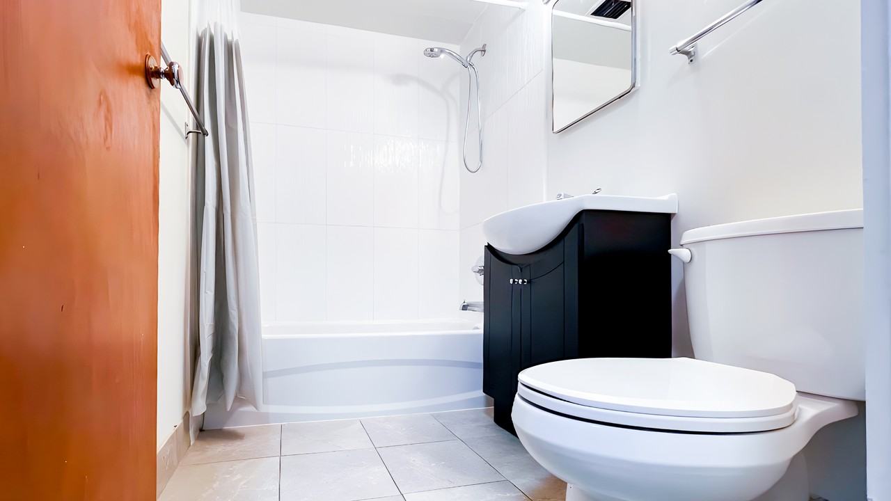 Park Beach Manor - Photo 5 of 50