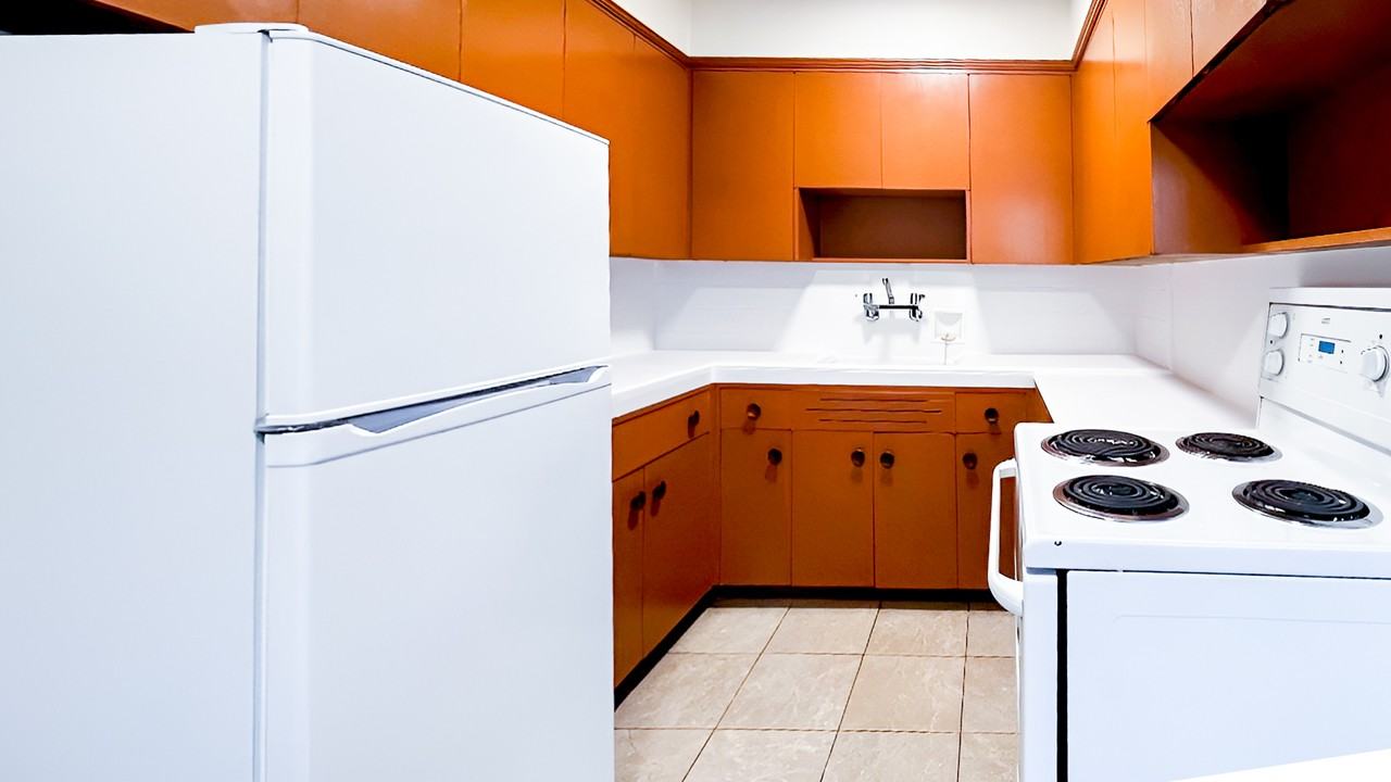 Park Beach Manor - Photo 7 of 50