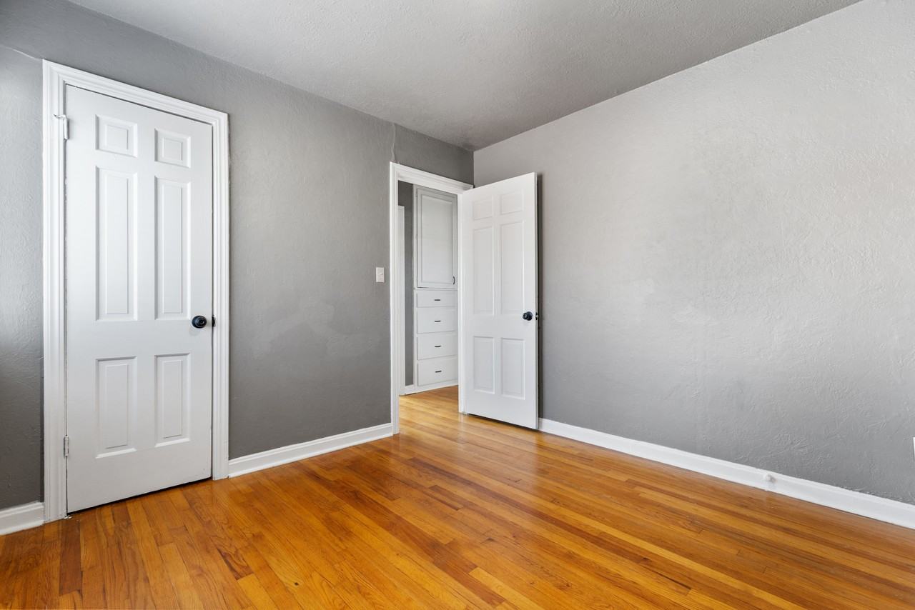 3221 Nw 39th Ter #1 - Photo 4 of 21