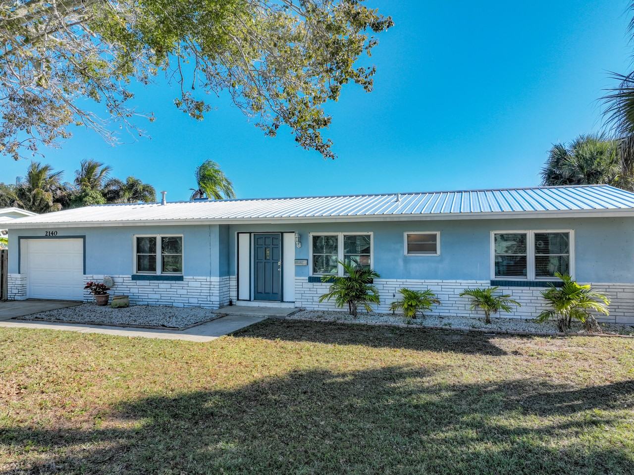 2140 Emerald Ct #1 - Photo 2 of 40