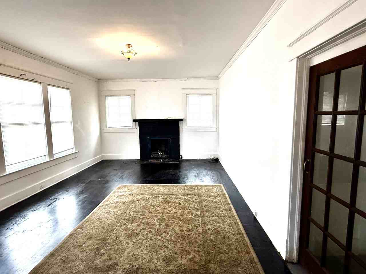 2307 22nd St #1 - Photo 3 of 8