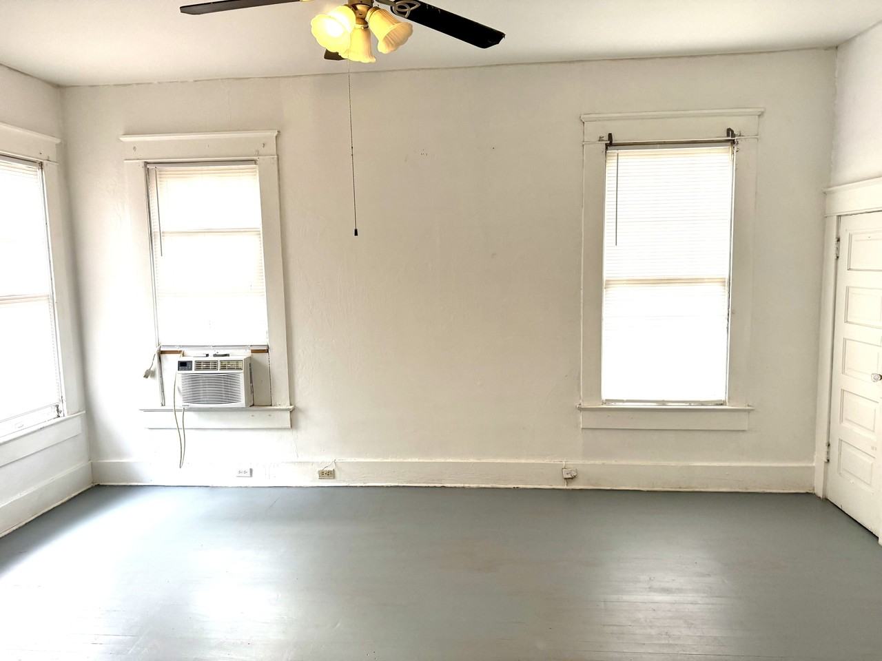 2307 22nd St #1 - Photo 5 of 8