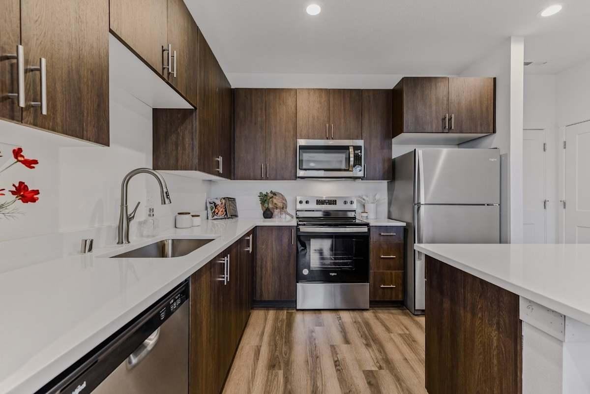 8998 N Boxwood St - Photo 4 of 35