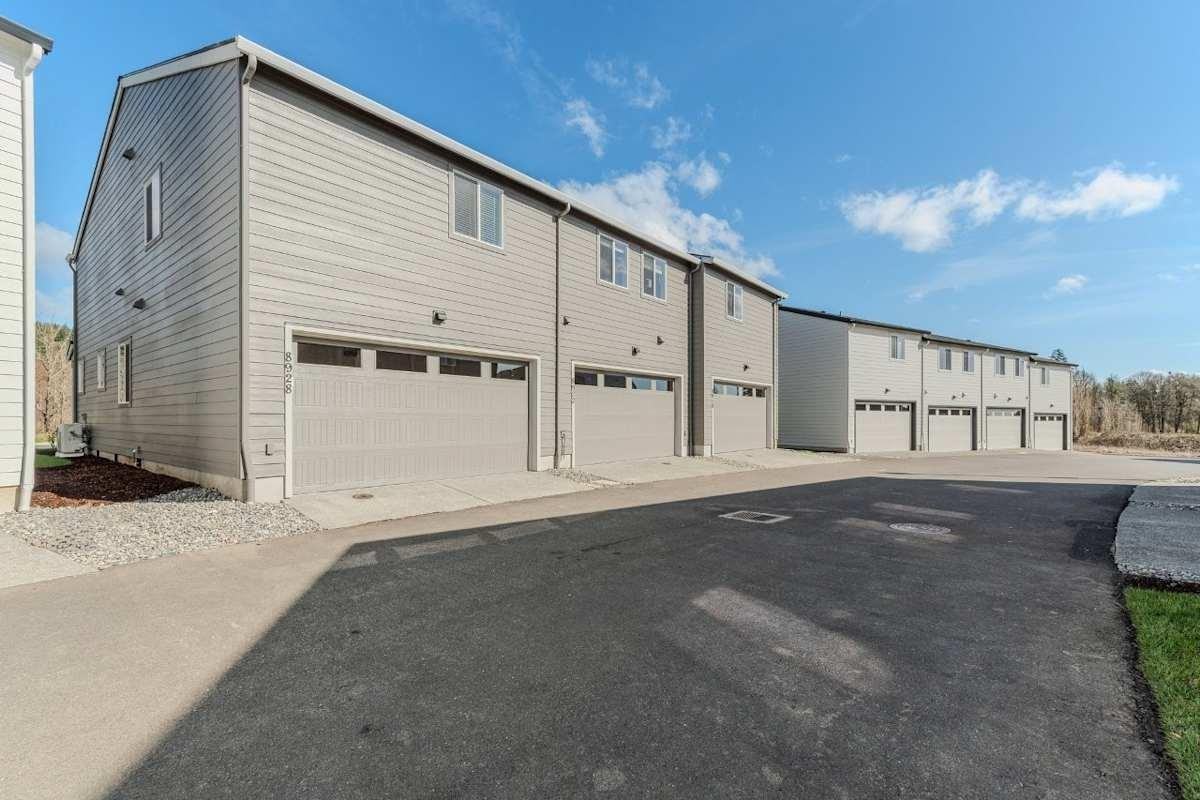 8998 N Boxwood St - Photo 2 of 35