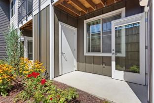 22199 Ne Sandy Blvd - Photo 1 of 1