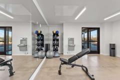 22199 Ne Sandy Blvd - Photo 1 of 1