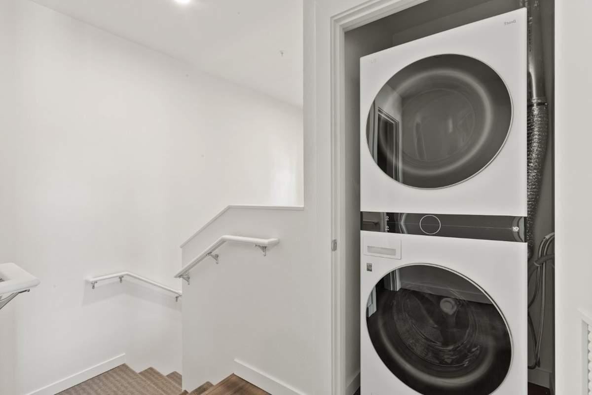 22199 Ne Sandy Blvd - Photo 3 of 34