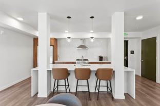 22199 Ne Sandy Blvd - Photo 1 of 1